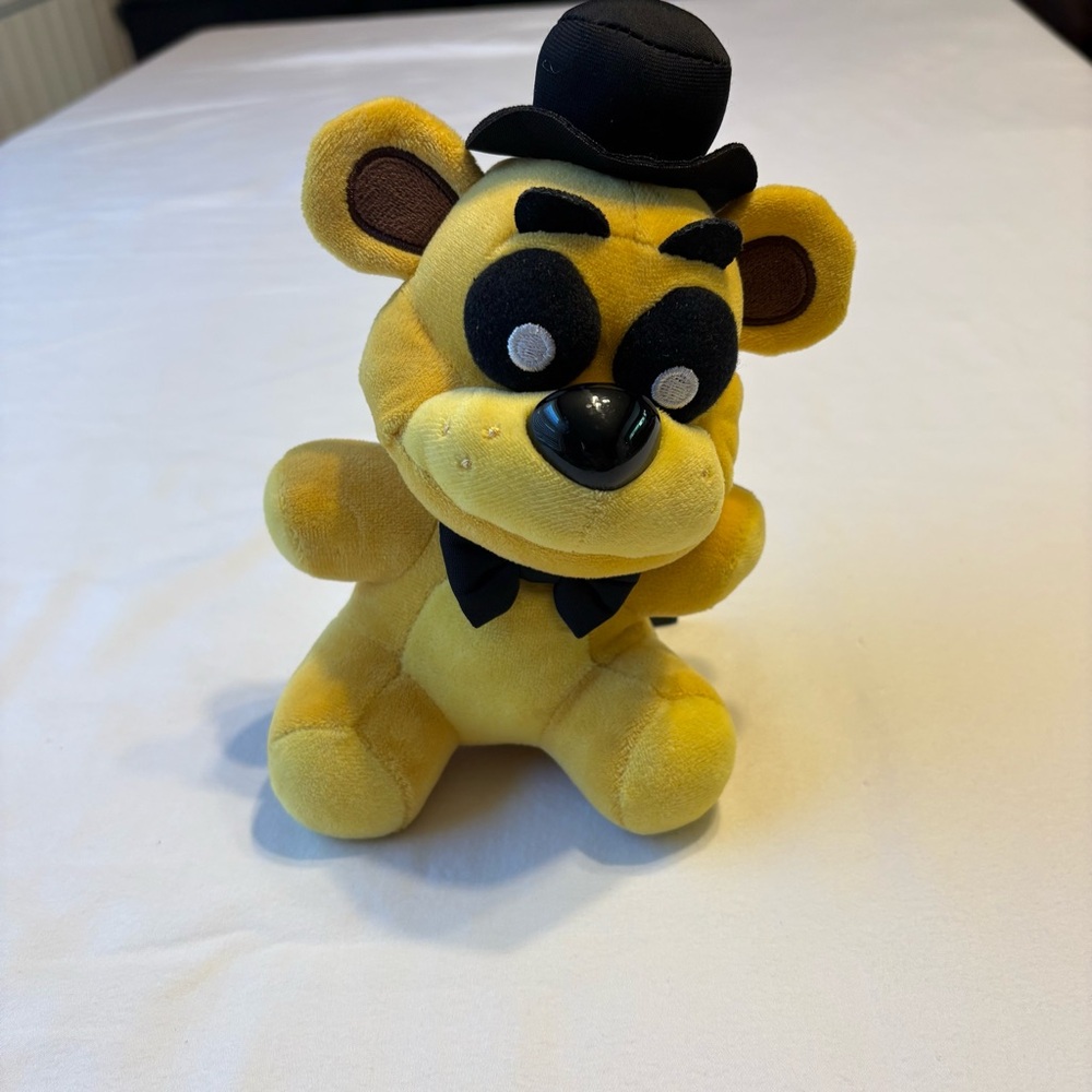 2016 Funko Five Nights at Freddy’s Golden Freddy and Foxy the Pirate plush toys - Picture 3 of 10